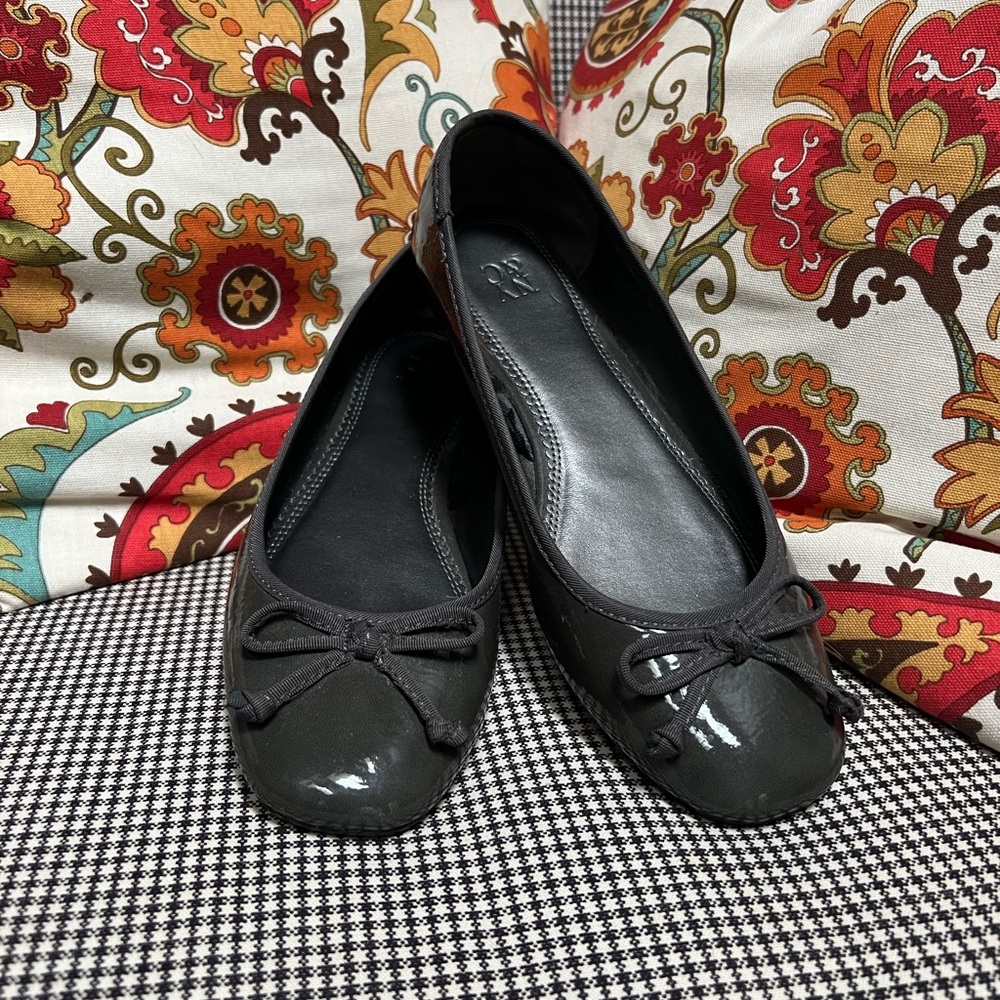 Never worn - gray patent look ballet flats